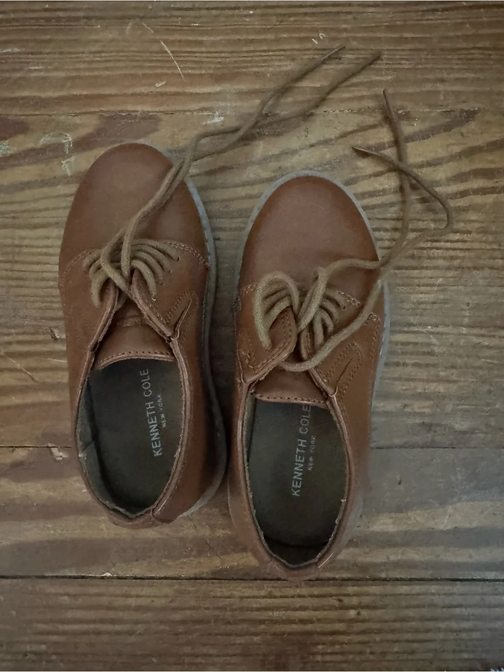 Kenneth Cole tan leather